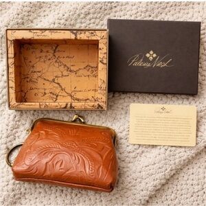 Patricia Nash-Florence Tooled Kiss Lock Coin Wallet & Gift Box 🤎